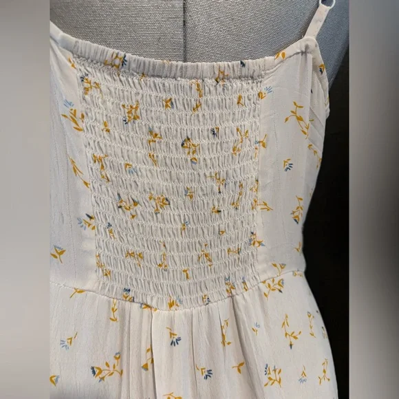 Cotton On Women’s Woven 90s Mini Dress – “Isobel” Ditsy Floral (White) | Medium - Picture 6 of 12